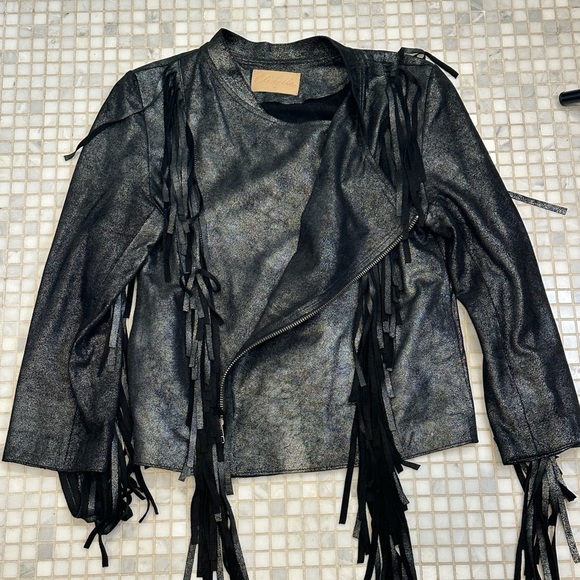CLEOBELLA Everly Metallic Leather Fringe Metallic Black Jacket - Picture 6 of 12